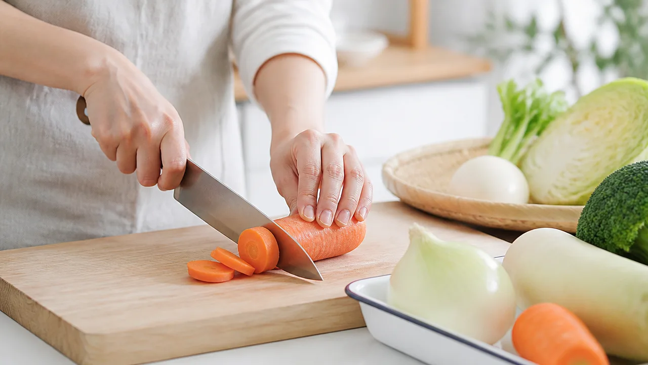 野菜の切り方の基本|輪切り・半月切り・いちょう切りの違いとコツ